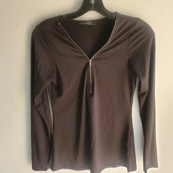Auxo Collection top - Picture 1 of 3